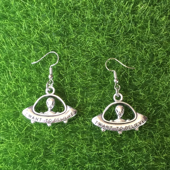 Alien Earrings Halloween - Picture 6 of 9